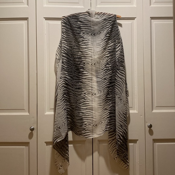 Zebra Chiffon convertible vest/poncho, One Size - Picture 2 of 8